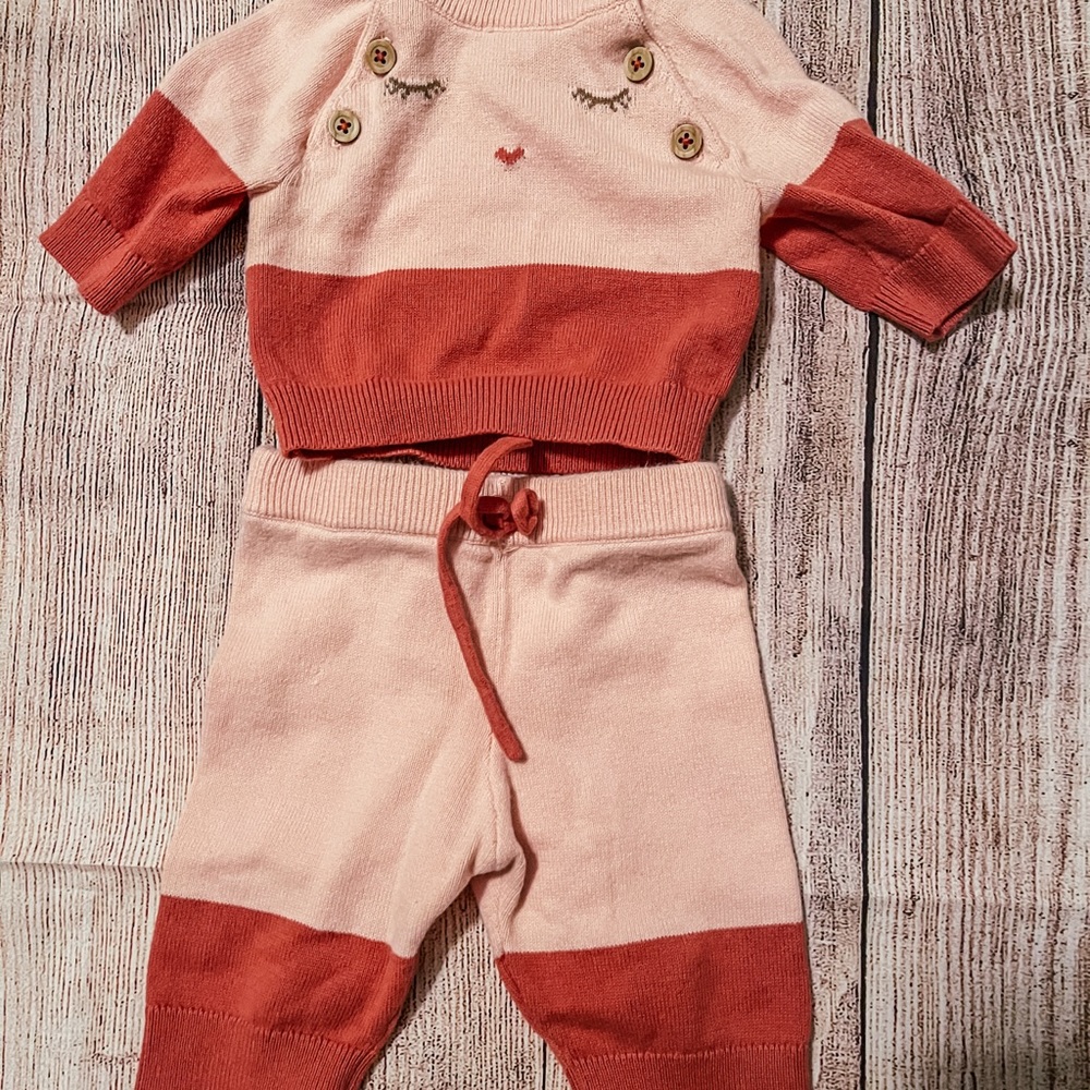 Newborn sweater/pants
